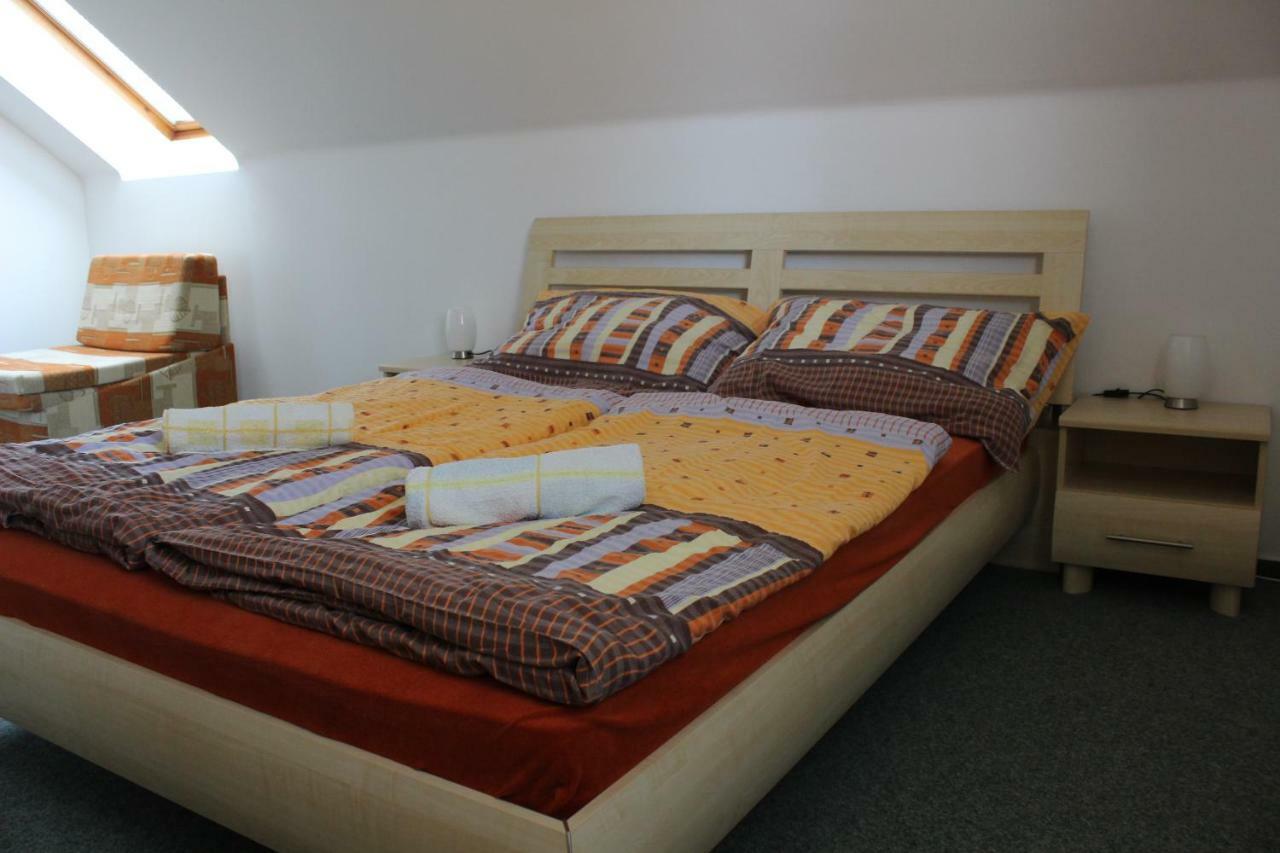 Apartman V Podskali Hluboká nad Vltavou Exterior photo