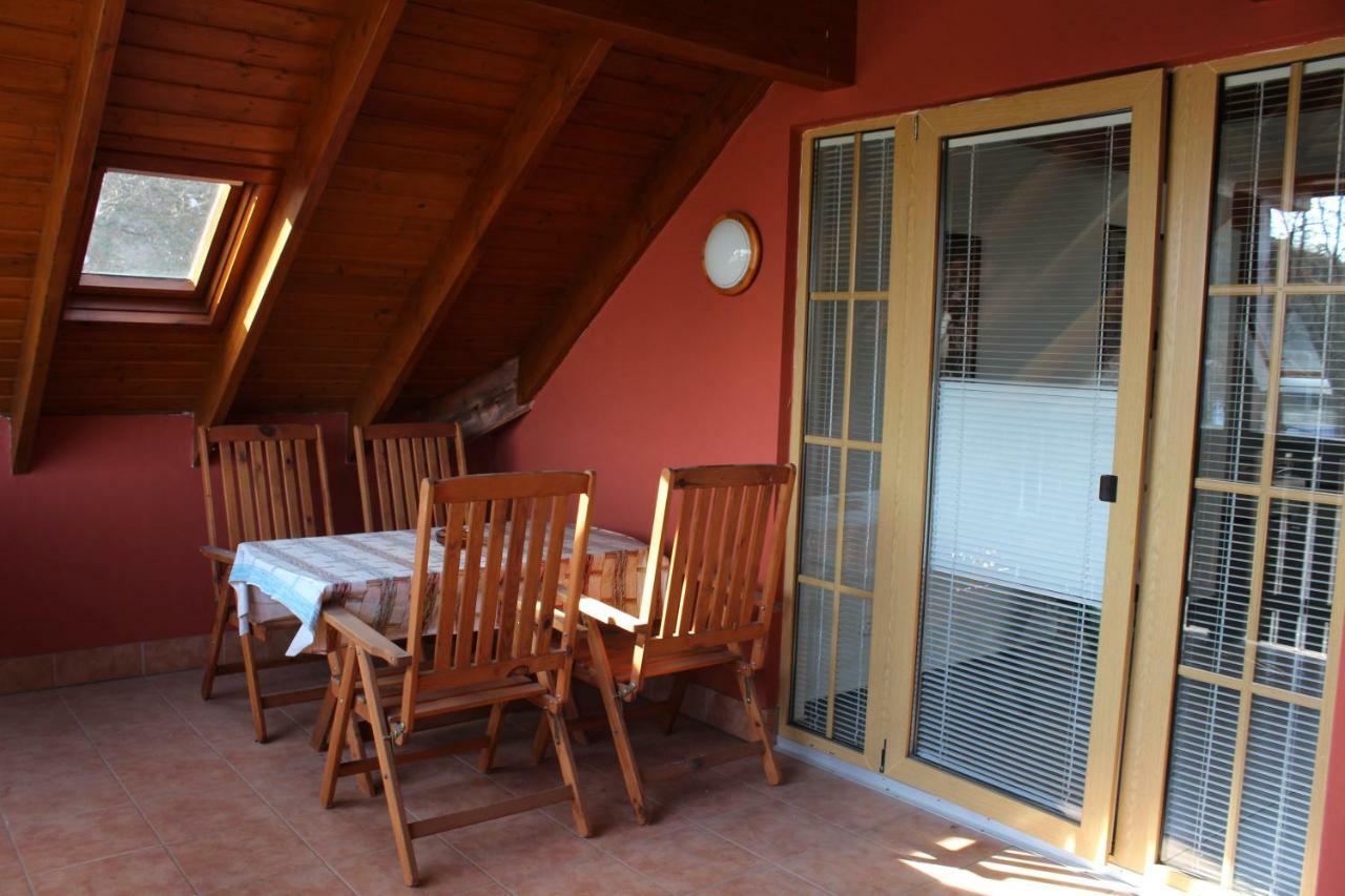 Apartman V Podskali Hluboká nad Vltavou Exterior photo
